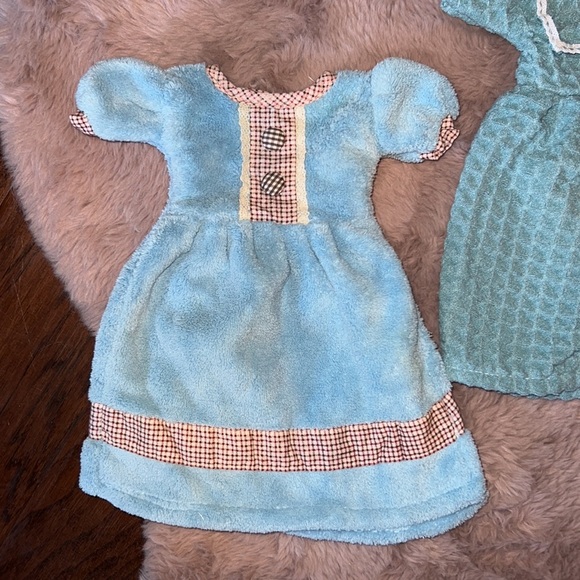 Set of 3 hand towels and dish towels in shade of blue 2 doll dress & 1 gold trim - Picture 4 of 11